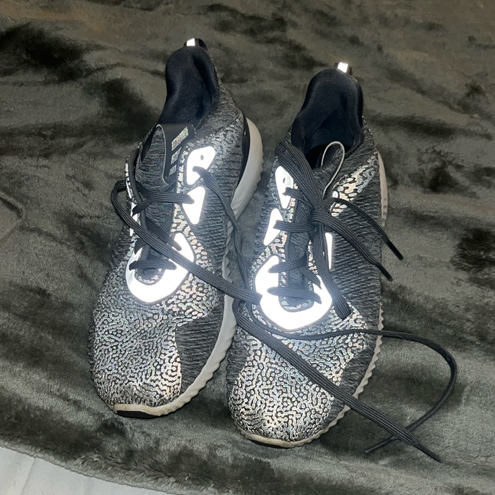 Grey alpha bounce shoes